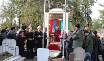 Mehmed Emin Resulzade kabri başında anıldı