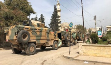 Afrin&rsquo;de 18 terörist halk tarafından TSK&rsquo;ya teslim edildi