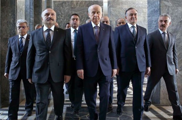 Bahçeli’nin erken seçim çağrısının ardından Ankara’da baş döndüren trafik