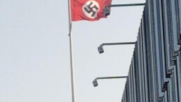 Hitler’in doğum gününde Nazi bayraklı kutlama