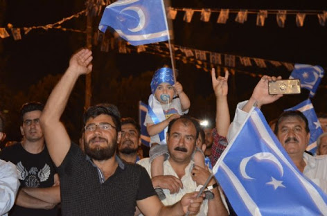 Muazzez Ersoy ve Mahmut Tuncer’den Türkmen adaylara destek konseri