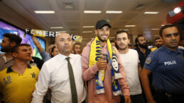 Fenerbahçe’nin yeni transferi Meksikalı savunma oyuncusu Diego Reyes İstanbul’a geldi.