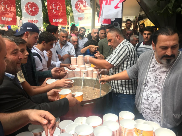 MHP Adıyaman Kadın Kolları Başkanlığından Aşure Etkinliği