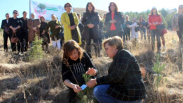 MHP Kadın Kolları Fidanları Toprakla Buluşturdu