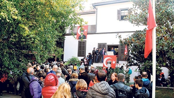 Atatürk, doğduğu evde duygu dolu törenle anıldı
