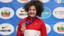 Ayşegül Özbeğe 23 Yaş Altı Dünya Şampiyonası’nda gümüş madalya kazandı