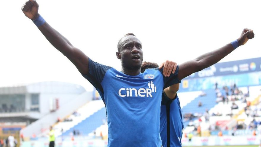 Kasımpaşalı Mbaye Diagne’den, Bursaspor maçında Fair-Play örneği!