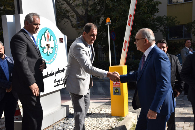Manisa Belediye Başkanı Cengiz Ergün MHP İstişare Toplantısı’nda Hizmetlerini Anlattı