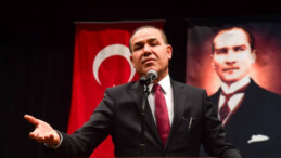 Sözlü, Gençlerle Hayatının Bilinmeyenlerini Paylaştı