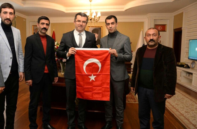 Ülkü Ocakları Erzurum İl Başkanı Haktan Genç Vali Memiş’i Ziyaret etti