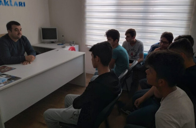Kargı Ülkü Ocakları verdiği seminerle gençleri zararlı alışkanlıklara karşı uyardı.