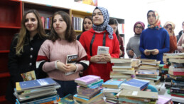 Kütüphanesiz Okul, Kitapsız Öğrenci Kalmasın  Kampanyası