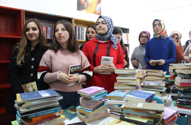 Kütüphanesiz Okul, Kitapsız Öğrenci Kalmasın Kampanyası