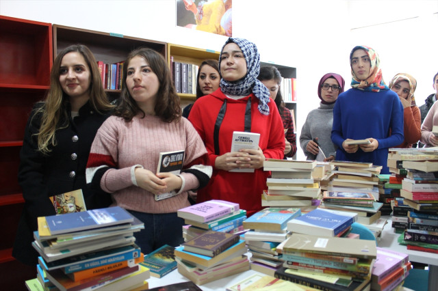 Kütüphanesiz Okul, Kitapsız Öğrenci Kalmasın  Kampanyası