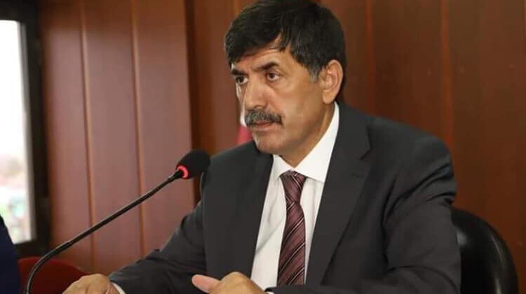 Erzincan Belediye Başkanı MHP’li Bekir Aksun Makam Araçlarını Kaldırdı