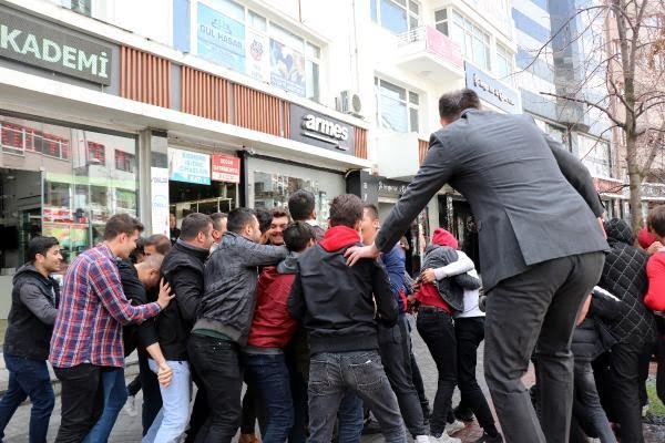Bolu Ülkü Ocakları Kavga ihbarıyla çağırdıkları polislerin, Polis Haftası’nı kutladı