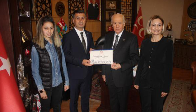 Gölbaşı’nı kazanan Ramazan Şimşek mazbatasını aldı İlk durağı Bahçeli’yi ziyaret oldu