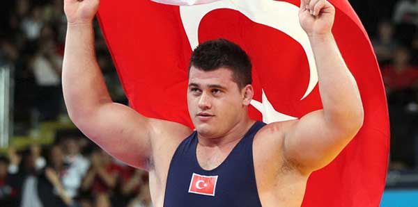 Minderde TÜRK fırtınası devam ediyor: Rıza Kayaalp 9. kez Avrupa şampiyonu oldu