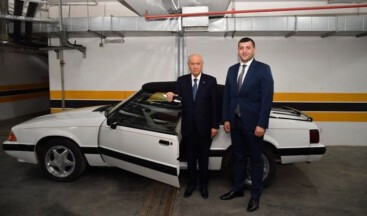 MHP Lideri Bahçeli, eski model otomobilini hediye etti