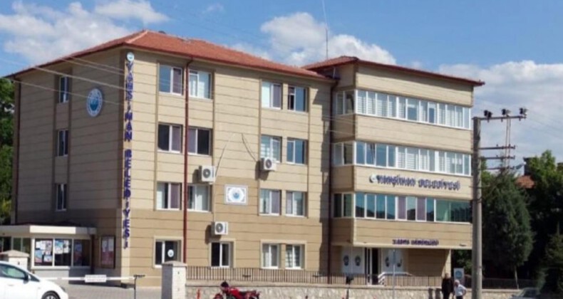 MHP’li Belediye Başkanı AKP döneminde yapılan 30’a yakın yolsuzluk tespit etti