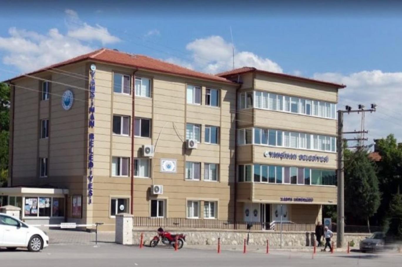 MHP’li Belediye Başkanı AKP döneminde yapılan 30’a yakın yolsuzluk tespit etti