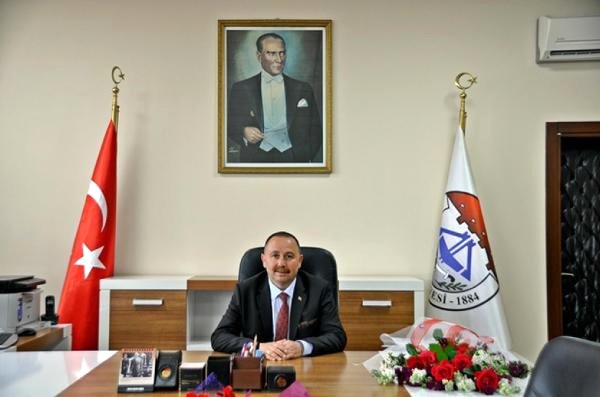 Söğüt Belediyesini Devralan MHP’li Başkan Toplam Borcu Belediye Binasına Astı