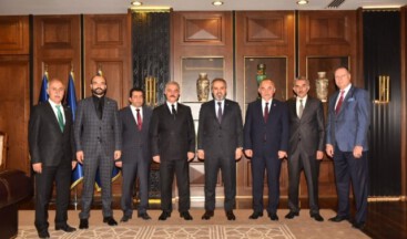 MHP Heyetinden Bursa Büyükşehir Belediye Başkanı Alinur Aktaş’a ziyaret