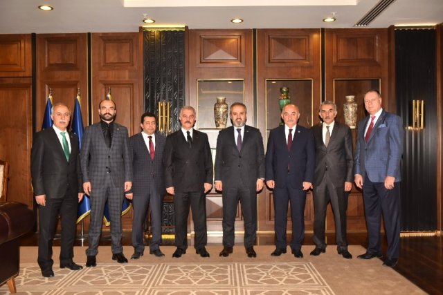 MHP Heyetinden Bursa Büyükşehir Belediye Başkanı Alinur Aktaş’a ziyaret