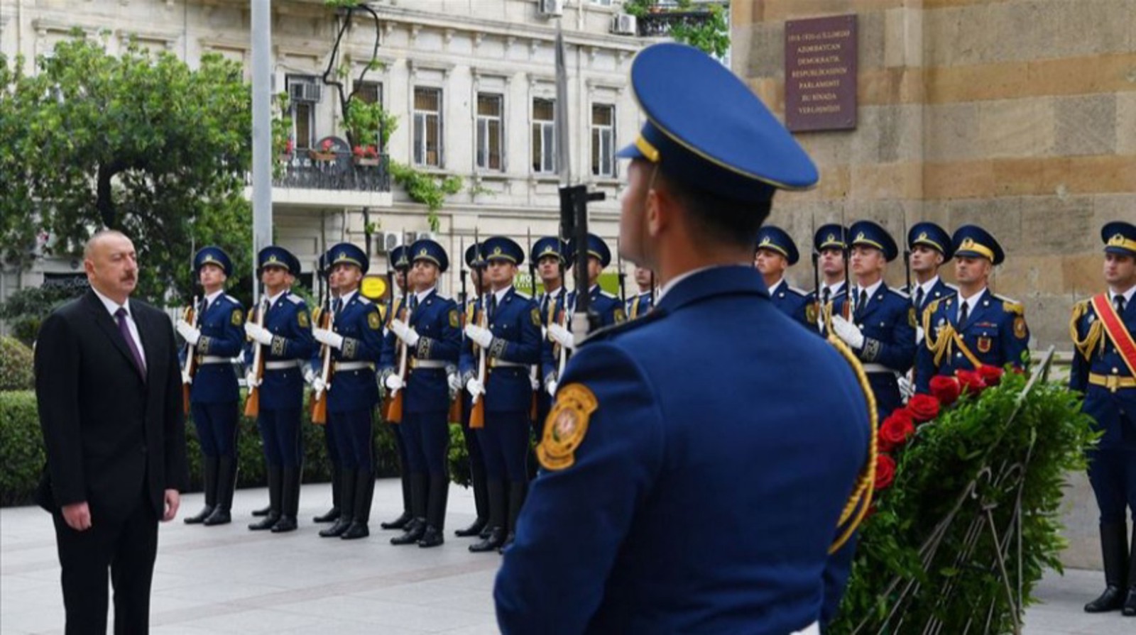 Azerbaycan’da Cumhuriyetin 101. yıl dönümü kutlanıyor