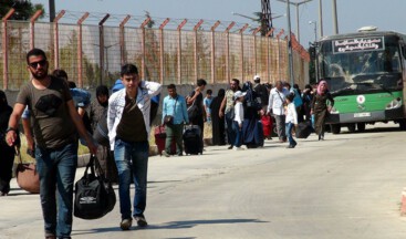 Tatillerde ülkelerine giden Suriyeliler sınırdışı edilecek