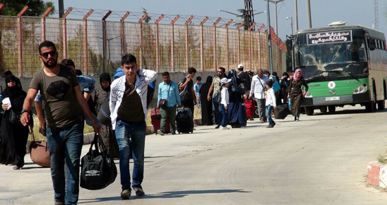 Tatillerde ülkelerine giden Suriyeliler sınırdışı edilecek