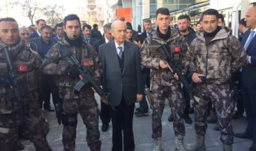 MHP Lideri Bahçeli’den belediye operasyonlarına destek
