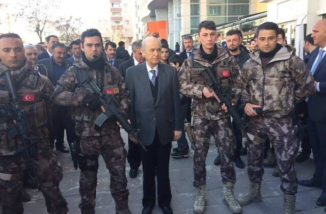 MHP Lideri Bahçeli’den belediye operasyonlarına destek