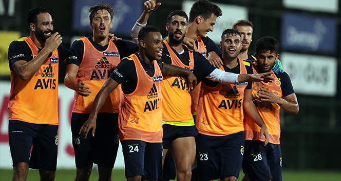 Fenerbahçe’de, Trabzonspor maçı hazırlıklarına Adil Rami’de katıldı