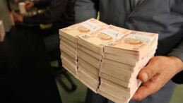 Hazine 4,7 milyar lira borçlandı