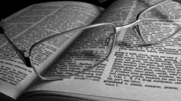 KARANLIKLARDA KALAN AYDIN!