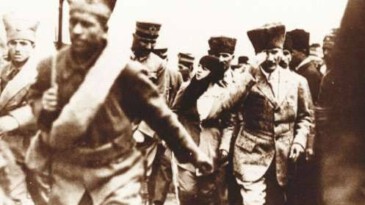 FALİH RIFKI ATAY: 30 AĞUSTOS’A İSTANBUL’DAN BAKIŞ