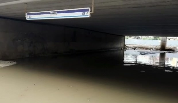 İstanbul’da Metrobüs alt geçidini su bastı