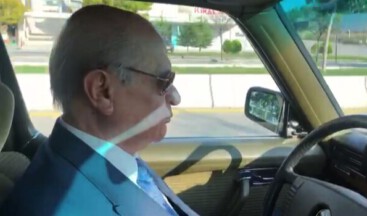 MHP Lideri Bahçeli, klasik otomobille Başkent sokaklarında