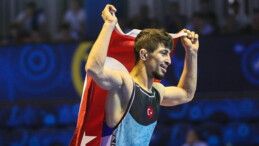 Milli güreşçi Kerem Kamal, dünya şampiyonu