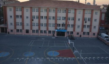 İstanbul’da #deprem’den zarar gören o okulda 1 ay eğitime ara verildi.