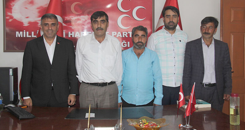 Bingöl’de Saadet Parti’li belediye meclis üyeleri istifa edip MHP’ye geçti