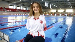 Sümeyye Boyacı Dünya Paralimpik yüzme şampiyonasında 2. oldu