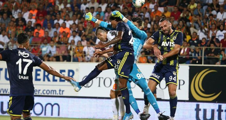 Fenerbahçe lider Alanya’ya deplasmanda 3-1 yenildi