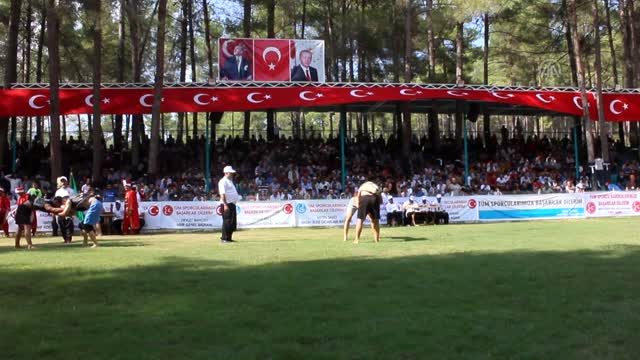 Hatay Yayladağ’da ‘Devlet Bahçeli Aba Güreşleri’ Festivali gerçekleştirildi