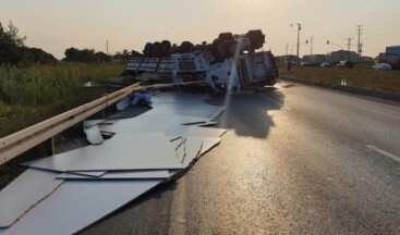 Karacabey – Bursa yolunda kazada tır ters döndü