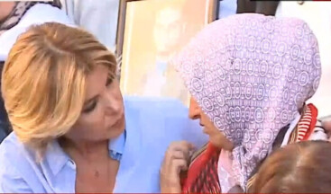  Ünlü Sanatçılar, #EvlatNöbeti tutan ‘Diyarbakır Anneleri’ne’ destek ziyaretine geldi