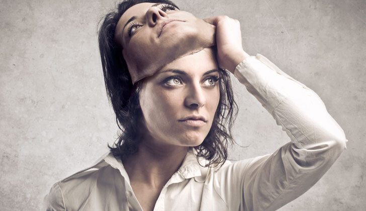 ÜLKESİNE VE İNSANINA KARŞI İKİ YÜZLÜ OLANLAR!