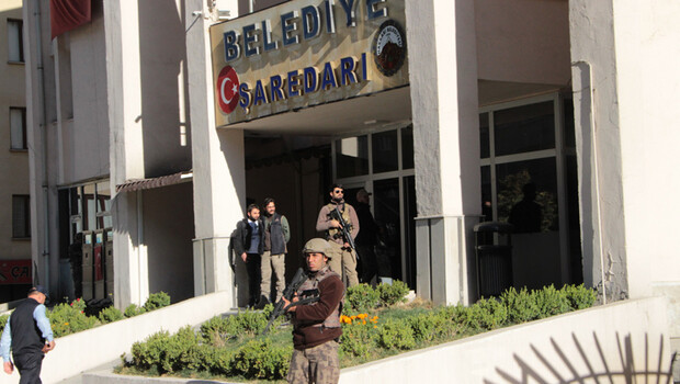 Hakkari, Yüksekova, Erçiş ve Nusaybin belediye başkanları gözaltına alındı!