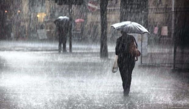 Meteoroloji İstanbul için saat verdi! Sağanak yağış uyarısı